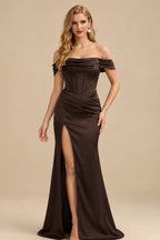 Rutipo Chocolate Sheath/Column Off-The-Shoulder Sleeveless Satin Bridesmaid Dresses With Ruffle/Split Front