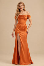 Rutipo Orange Sheath/Column Off-The-Shoulder Sleeveless Satin Bridesmaid Dresses With Ruffle/Split Front