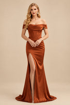 Rutipo Terracotta Sheath/Column Off-The-Shoulder Sleeveless Satin Bridesmaid Dresses With Ruffle/Split Front