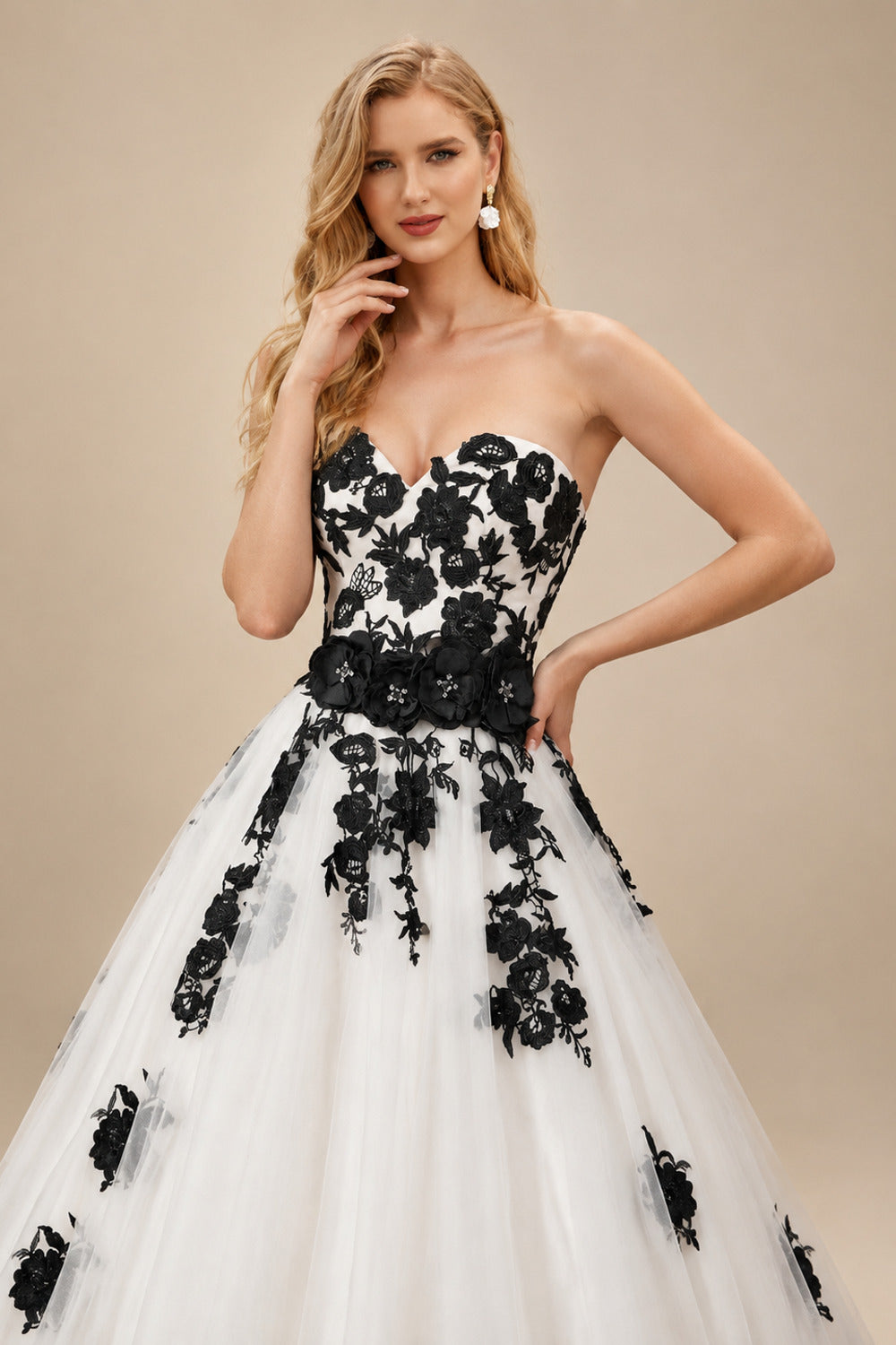 Rutipo As Picture Black And White Wedding Dresses With Ball Gown Strapless Lace Sash Bridal Dresses